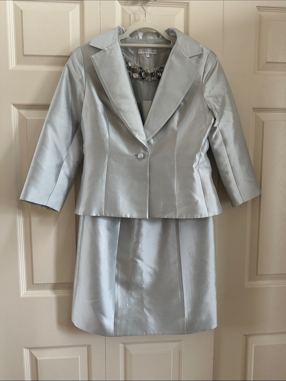Teri Jon Light Silver Satin Two-Piece Dress Suit